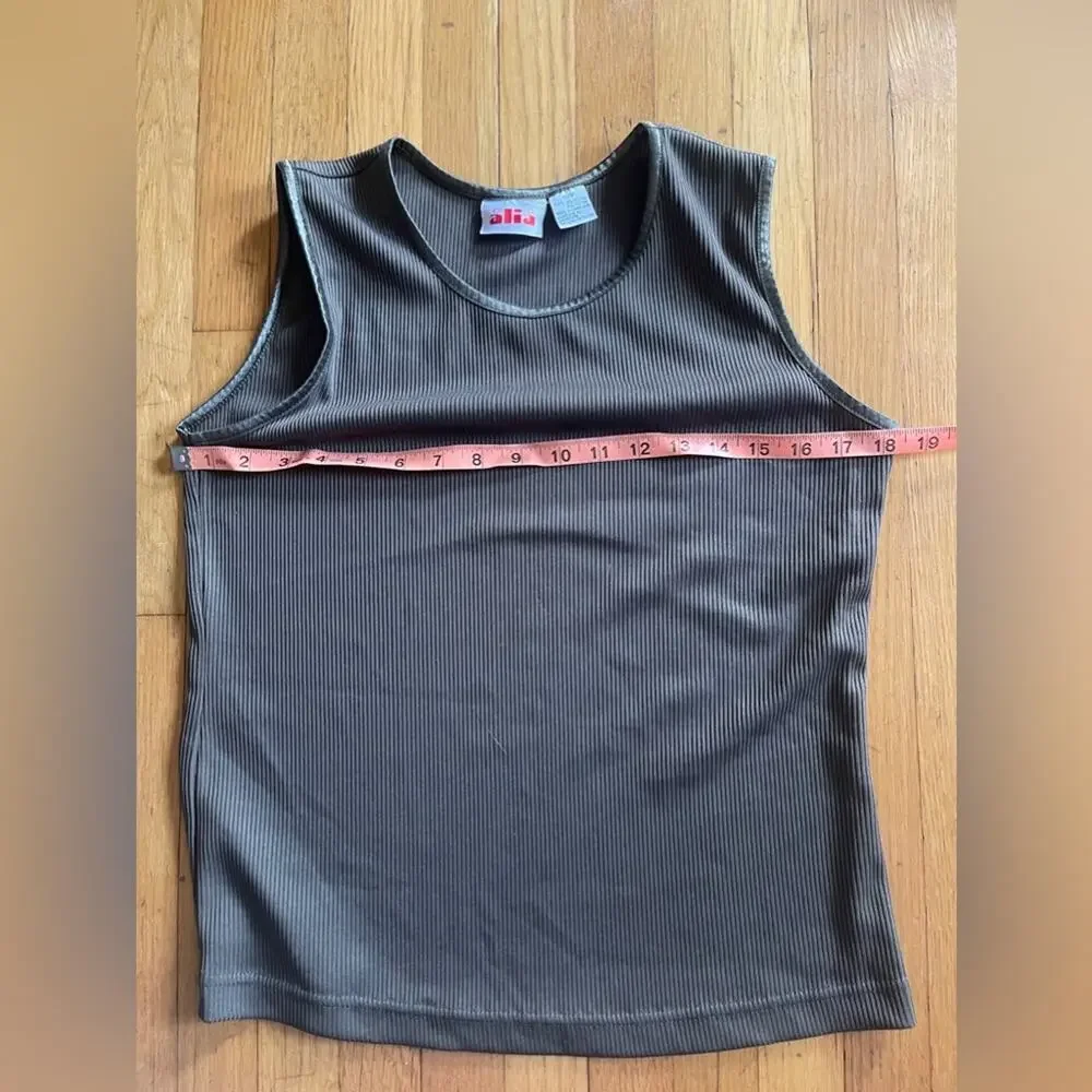 90s-Y2K Vintage Ribbed Tank Top - Picture 5 of 5